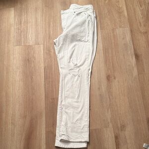 Old Navy Women's White Straight Leg Jeans